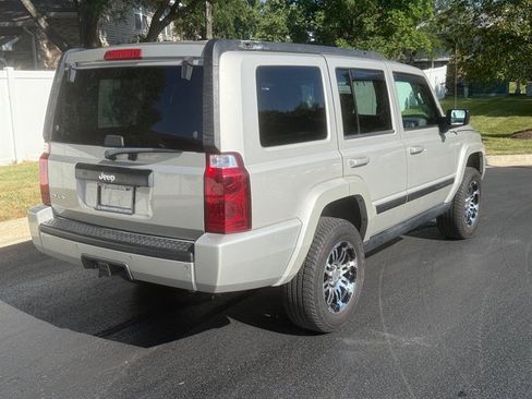 Used 2008 Jeep Commander Sport AWD/4WD image 6
