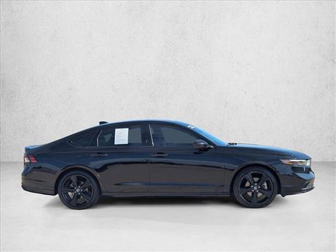 Used 2023 Honda Accord Sport image 4