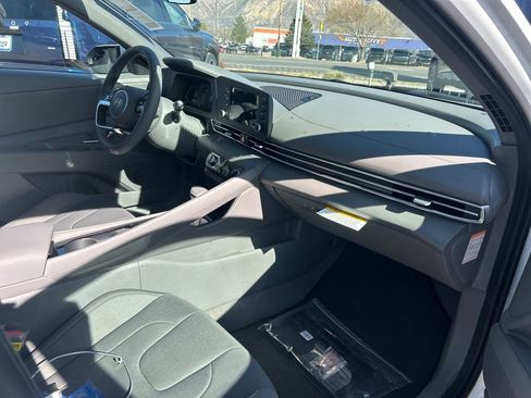 New 2026 Hyundai Elantra Blue image 12