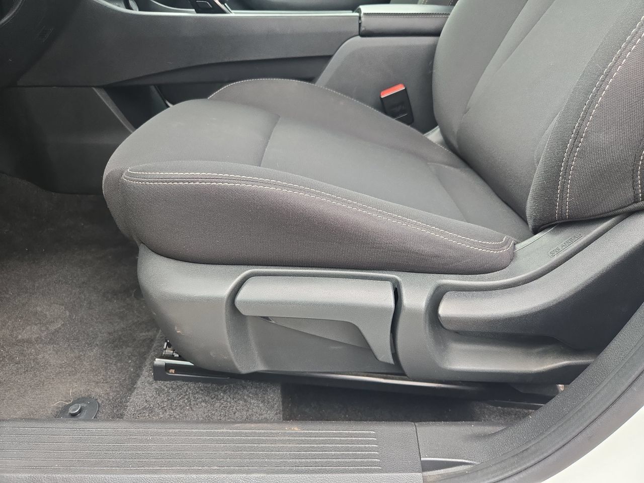 Used 2023 Nissan Rogue S FWD image 21