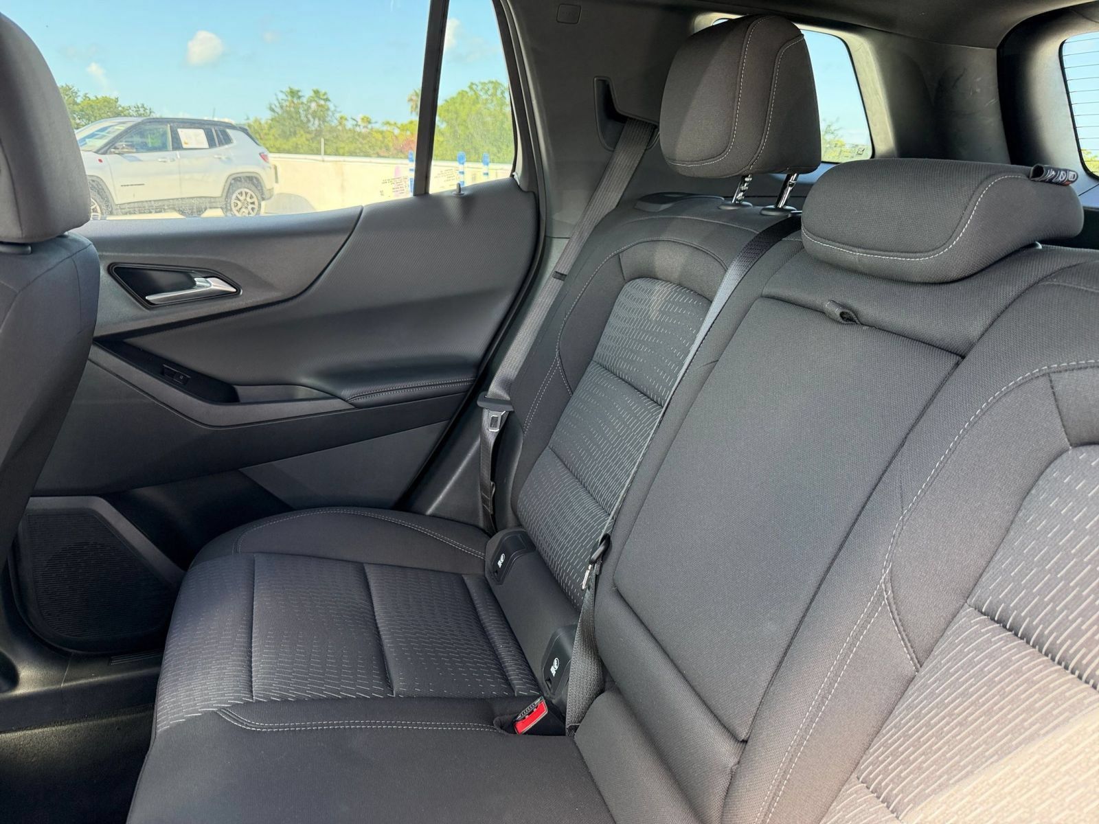 Used 2025 Chevrolet Equinox LT FWD image 33