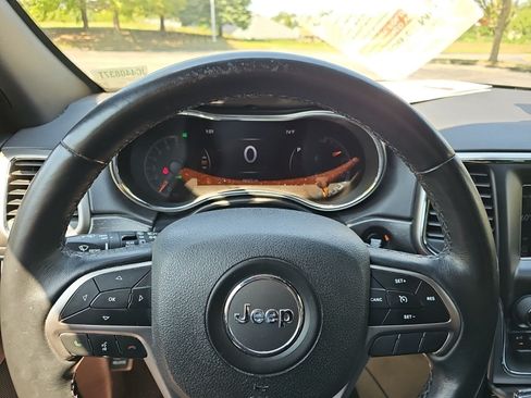 Used 2018 Jeep Grand Cherokee Limited AWD/4WD image 15
