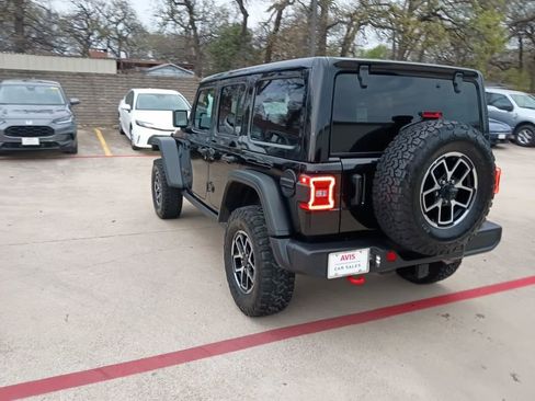 Used 2025 Jeep Wrangler Unlimited Rubicon image 11