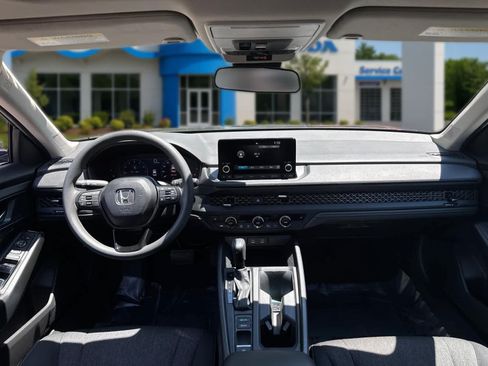 Used 2024 Honda Accord EX image 31