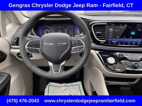 Certified 2024 Chrysler Pacifica Limited FWD image 28