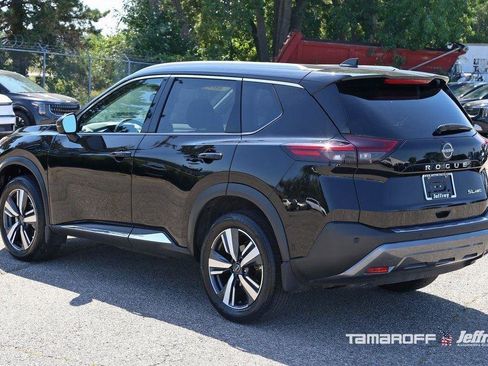 Certified 2023 Nissan Rogue SL w/ SL Premium Package image 18