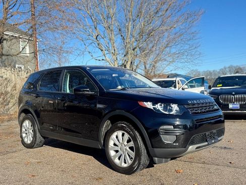 Used 2017 Land Rover Discovery Sport SE image 8