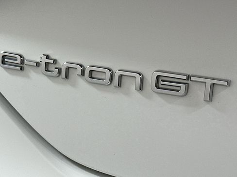 Used 2022 Audi e-tron GT Premium Plus w/ Performance Package image 10