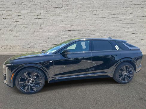 New 2026 Cadillac Lyriq Signature Sport RWD image 2