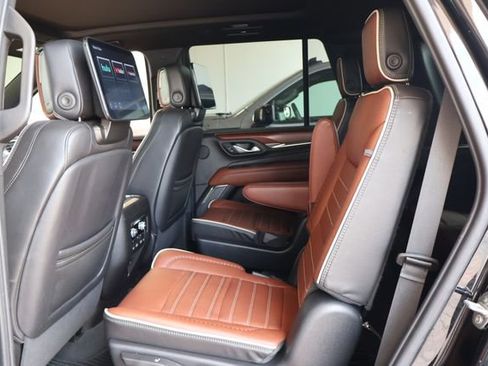 Used 2023 GMC Yukon Denali Ultimate AWD/4WD image 18