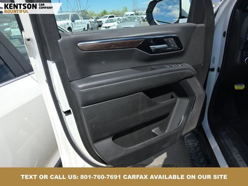 Used 2025 Chevrolet Suburban Z71 image 15