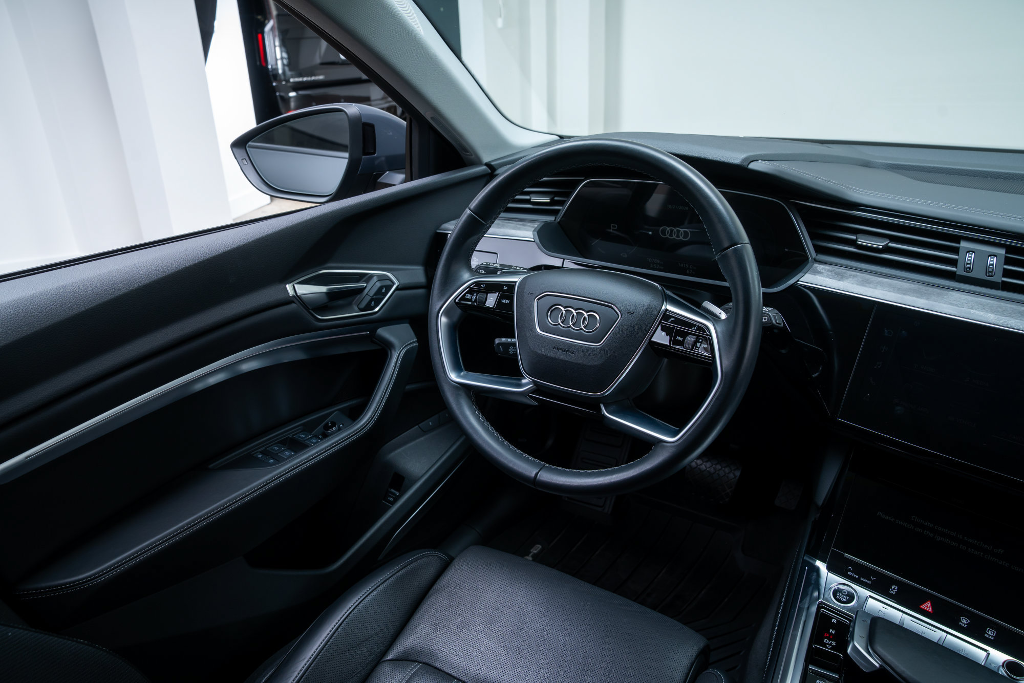 Used 2024 Audi Q8 e-tron Prestige w/ Prestige Package AWD/4WD image 10