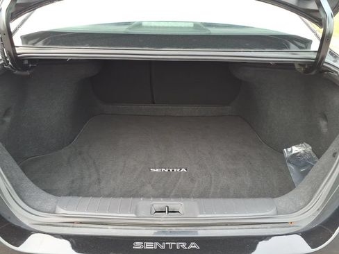 Used 2025 Nissan Sentra SV FWD image 11