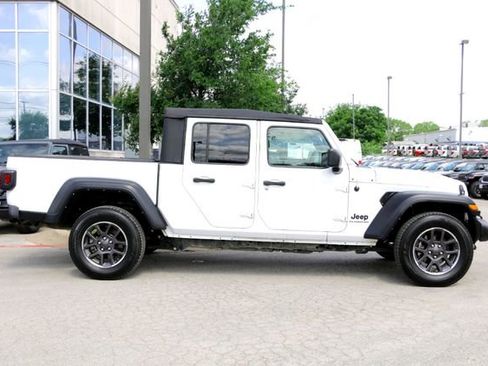 Used 2021 Jeep Gladiator Sport w/ Trailer Tow Package AWD/4WD image 4