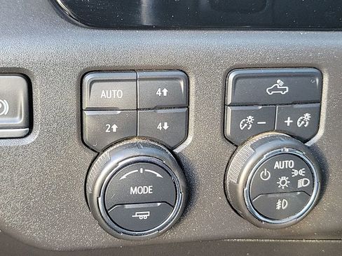 Used 2025 Chevrolet Silverado 1500 LT Trail Boss w/ Protection Package image 21