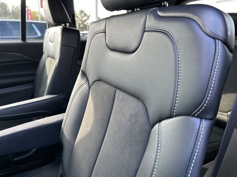 Used 2025 Jeep Grand Cherokee L Altitude image 39