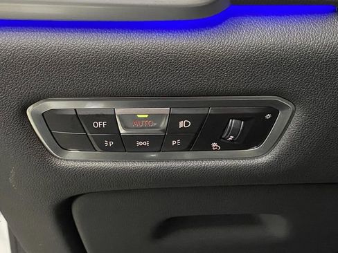 Used 2022 BMW X6 xDrive40i w/ M Sport Package image 26