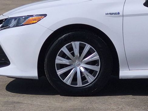 Used 2019 Toyota Camry LE FWD image 10