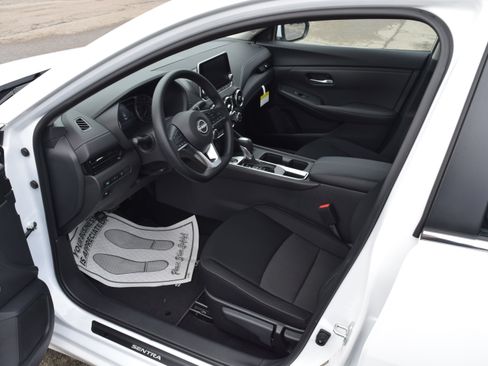 New 2025 Nissan Sentra SV image 13