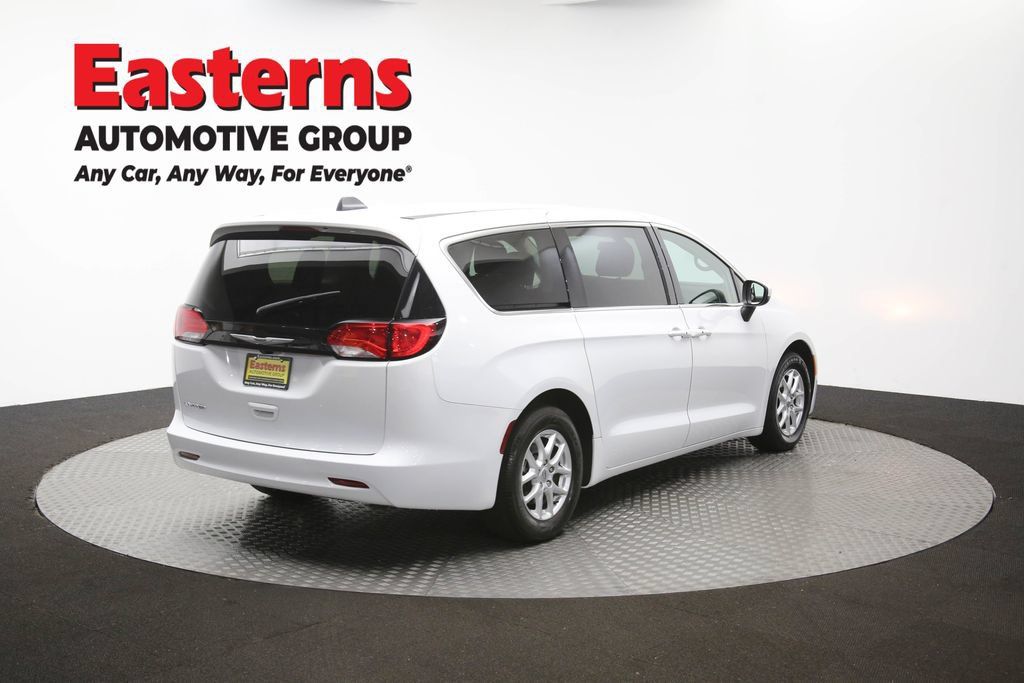 Used 2022 Chrysler Voyager LX FWD image 39