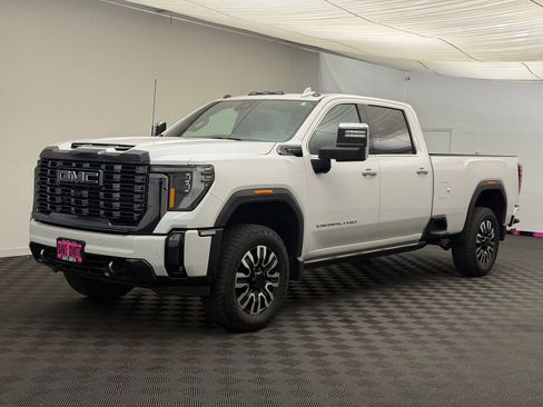 Used 2024 GMC Sierra 3500 Denali Ultimate AWD/4WD image 1