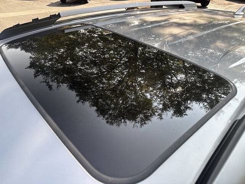 Used 2017 Toyota RAV4 XLE image 10