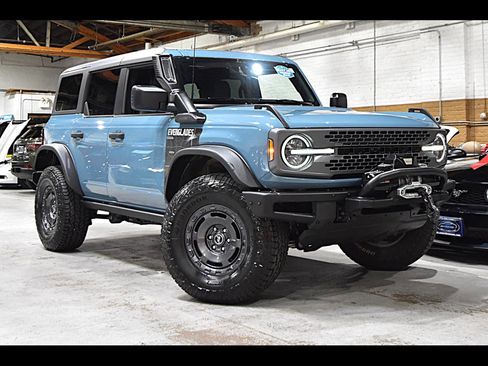 Used 2023 Ford Bronco Everglades image 2