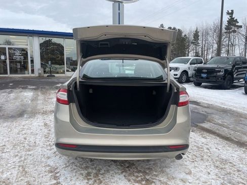 Used 2015 Ford Fusion SE image 9