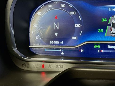 Used 2022 Chevrolet Suburban LT image 12