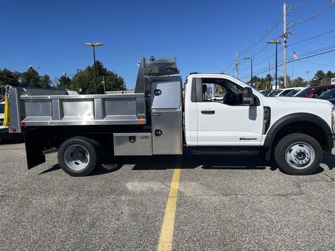 New 2025 Ford F550 4x4 Regular Cab Super Duty image 3