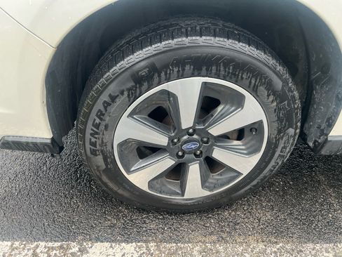 Used 2018 Subaru Forester 2.5i Limited AWD/4WD image 2