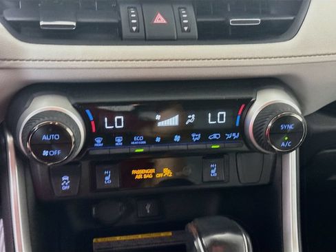 Certified 2021 Toyota RAV4 XLE Premium AWD/4WD image 14
