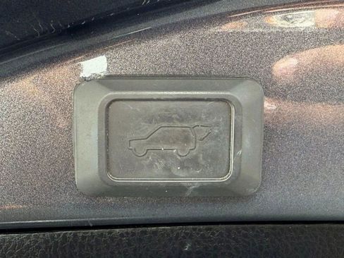 Used 2016 Toyota RAV4 Limited image 19