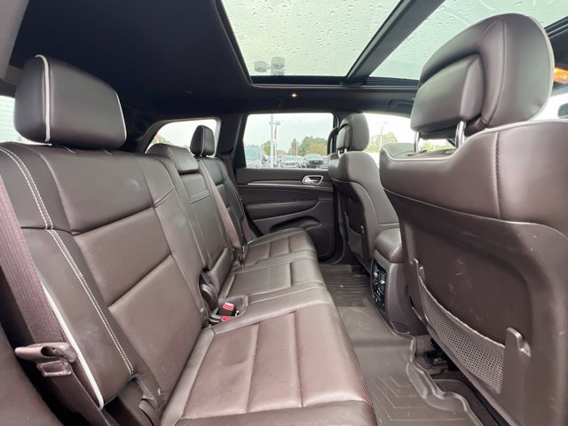 Used 2018 Jeep Grand Cherokee Overland AWD/4WD image 14