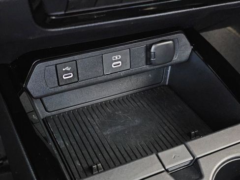 Used 2023 Toyota Prius XLE image 25