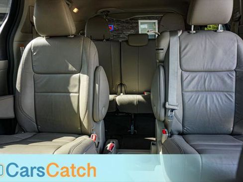 Used 2017 Toyota Sienna XLE w/ XLE Navigation Package image 24