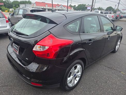 Used 2014 Ford Focus SE w/ SE Winter Package FWD image 6