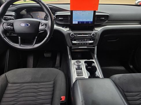 Used 2020 Ford Explorer XLT RWD image 8