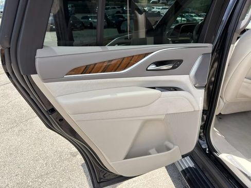 Used 2023 Cadillac Escalade Premium Luxury Platinum AWD/4WD image 21