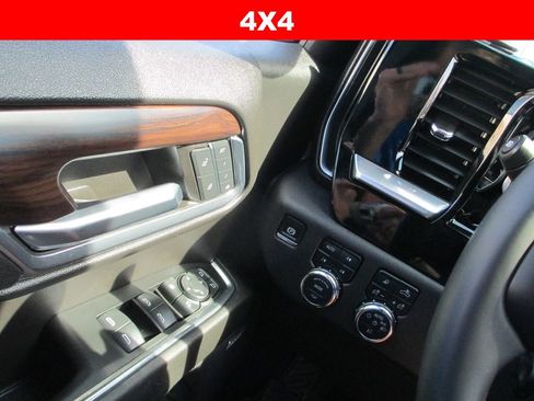 Used 2024 GMC Sierra 1500 SLT w/ SLT Premium Plus Package image 32