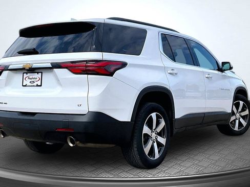 Used 2023 Chevrolet Traverse LT w/ LT Premium Package AWD/4WD image 2