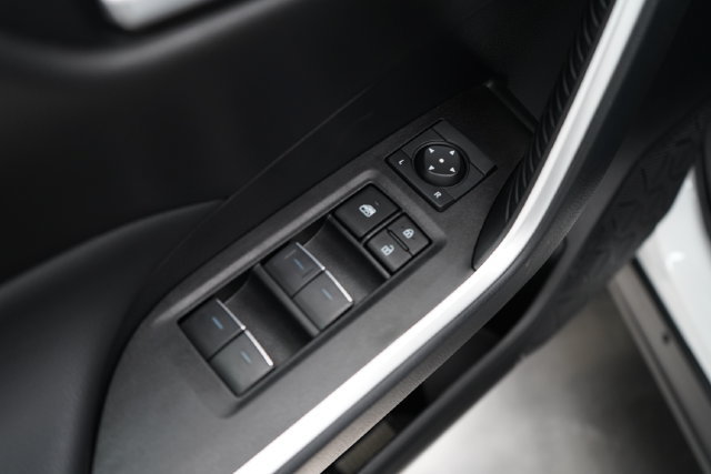 Used 2025 Toyota RAV4 XLE AWD/4WD image 10