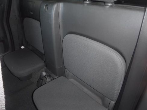 Used 2010 Nissan Frontier XE w/ XE Preferred Pkg image 34