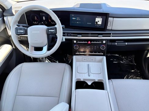 Used 2025 Hyundai Santa Fe SEL image 12