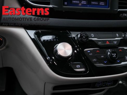 Used 2023 Chrysler Voyager LX FWD image 13