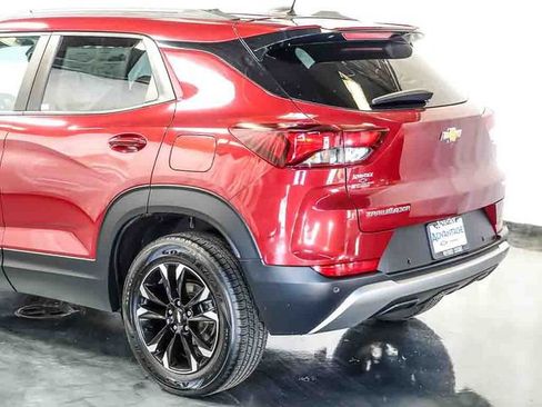 Certified 2021 Chevrolet TrailBlazer LT w/ Convenience Package FWD image 10