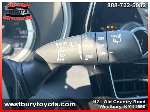 Used 2021 Toyota Highlander XLE image 29