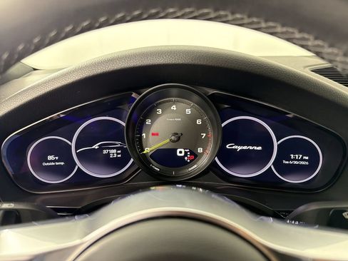 Certified 2023 Porsche Cayenne Platinum Edition AWD/4WD image 36