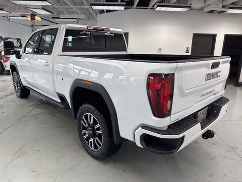 Used 2021 GMC Sierra 2500 AT4 w/ AT4 Premium Plus Package image 9