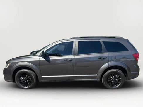 Used 2019 Dodge Journey SE FWD image 3